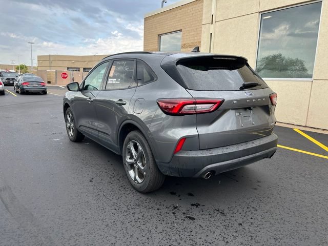 Certified 2025 Ford Escape ST-Line AWD/4WD image 3