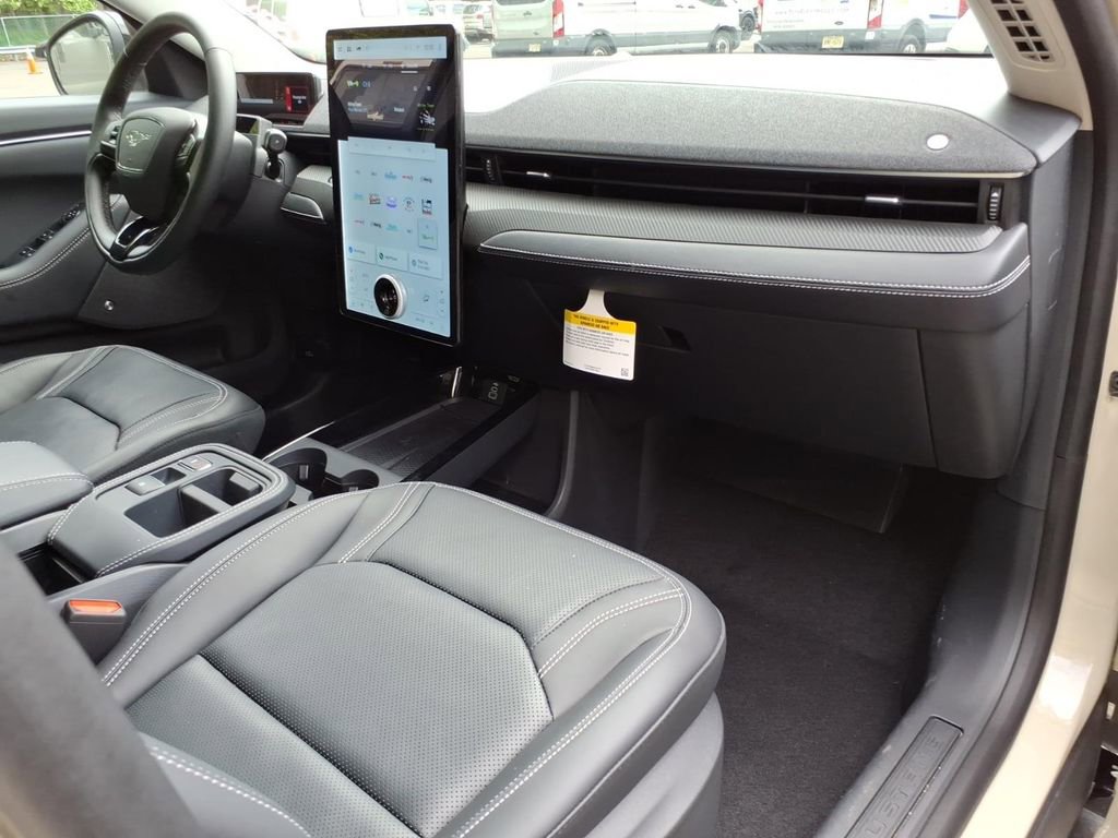Certified 2025 Ford Mustang Mach-E Premium RWD image 9