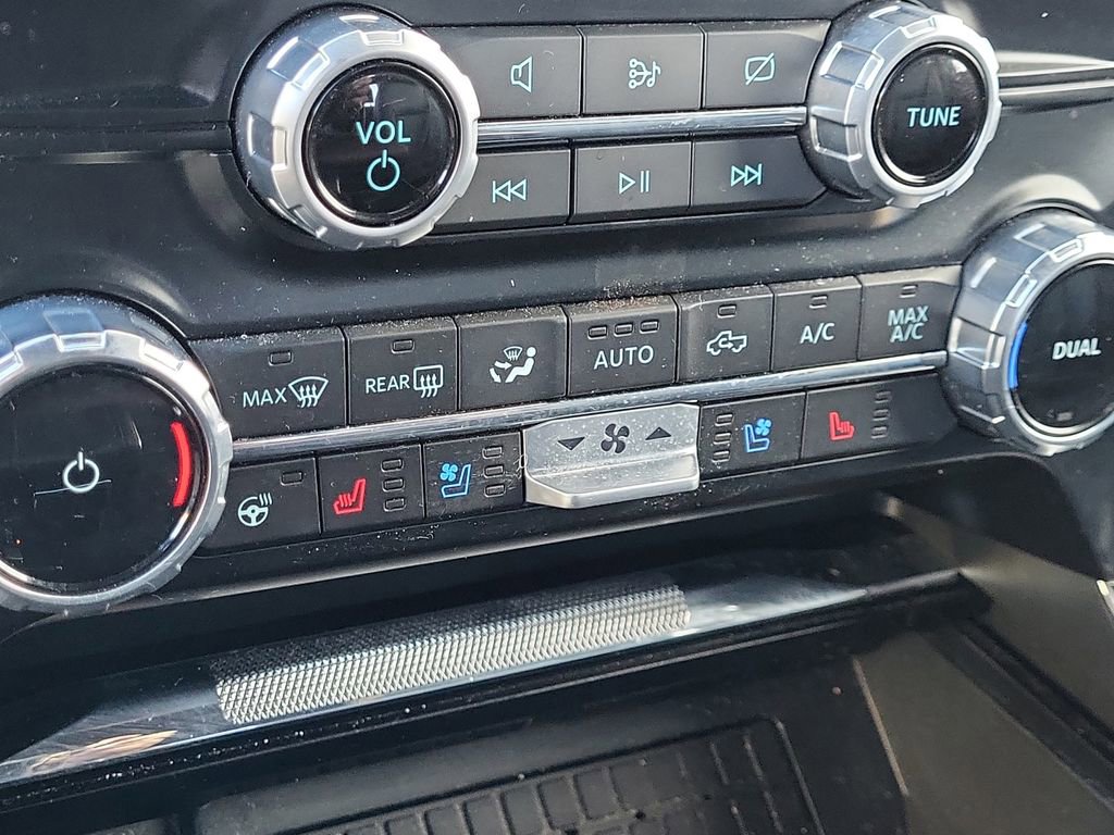 Certified 2023 Ford F150 Lariat w/ Equipment Group 502A High image 28