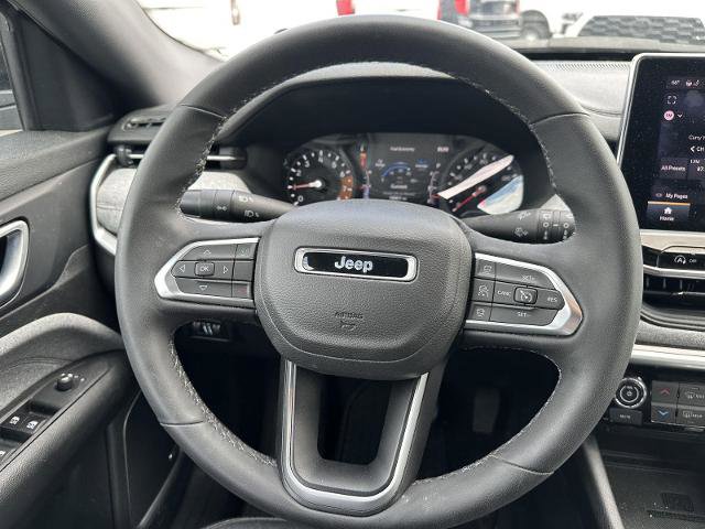 Used 2023 Jeep Compass Latitude w/ Sun and Sound Group AWD/4WD image 26