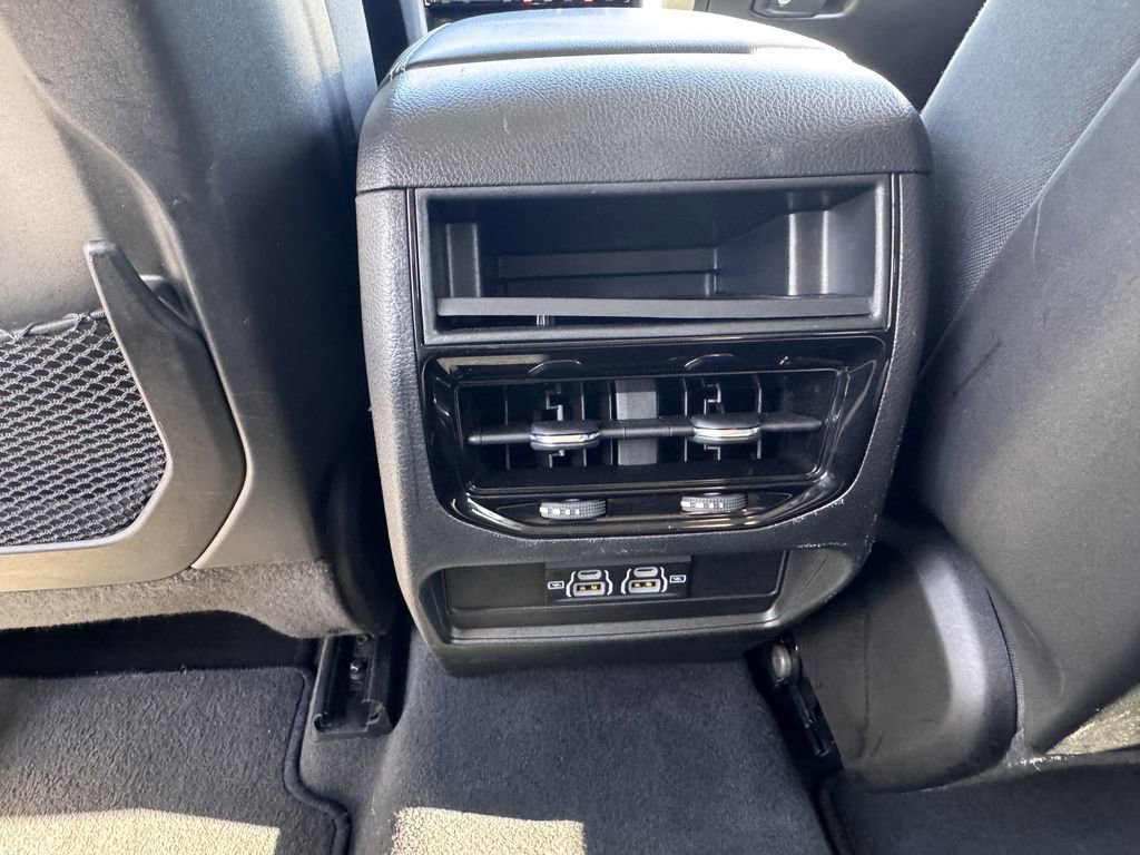 Used 2023 Jeep Grand Cherokee Laredo image 33