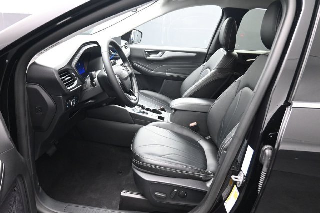 Certified 2026 Ford Escape SE w/ PHEV Premium Package FWD image 10