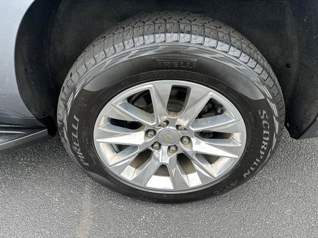 Used 2022 Chevrolet Suburban Premier AWD/4WD image 24