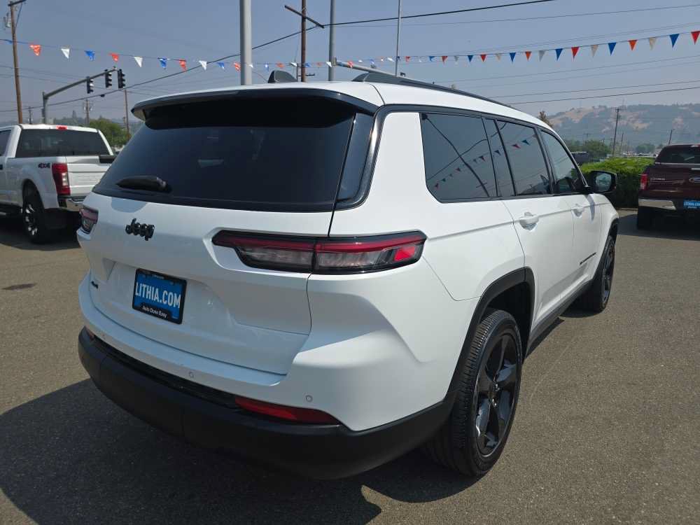 Used 2023 Jeep Grand Cherokee L Laredo AWD/4WD image 5
