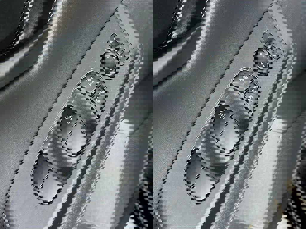 Used 2024 Nissan Sentra S image 27