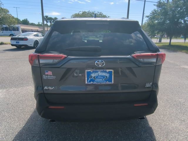 Used 2020 Toyota RAV4 XLE w/ XLE Grade Weather Package AWD/4WD image 6