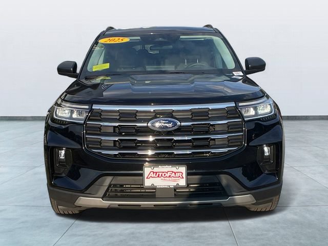 Certified 2025 Ford Explorer Active w/ Active Comfort Package AWD/4WD image 2