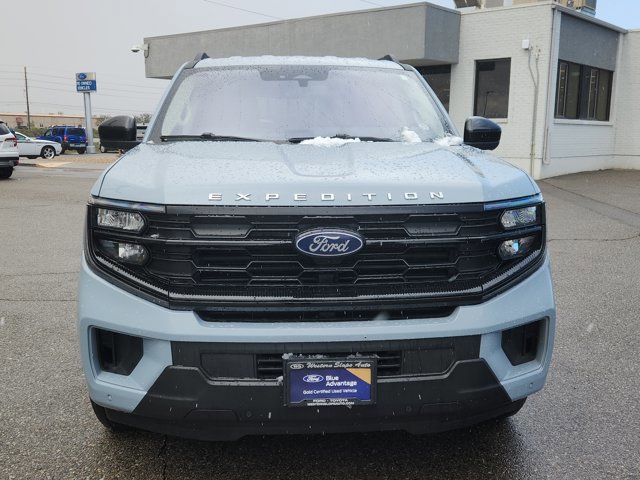 Certified 2025 Ford Expedition Active AWD/4WD image 6