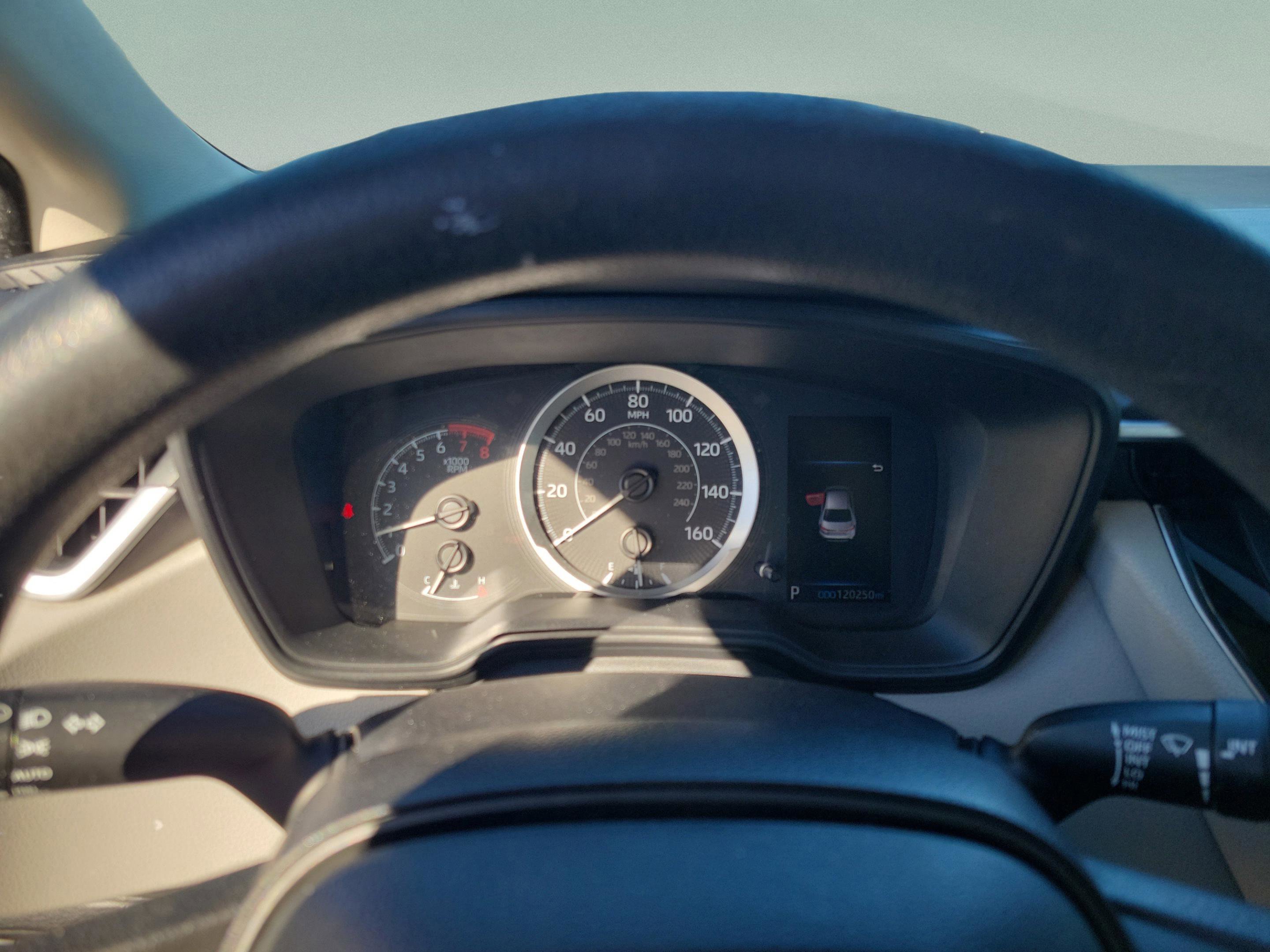 Used 2021 Toyota Corolla LE image 25