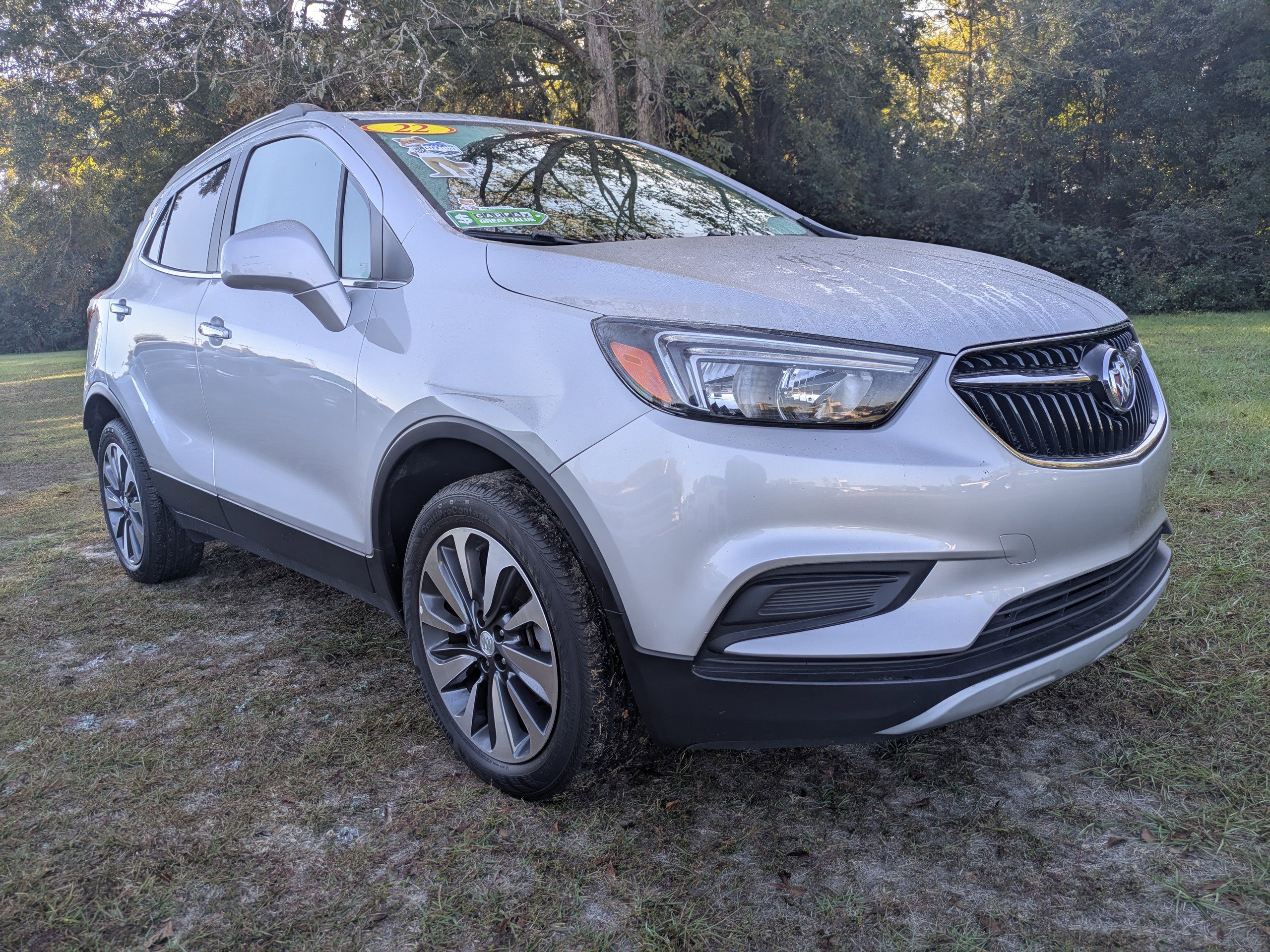 Used 2022 Buick Encore Preferred w/ Safety Package image 2
