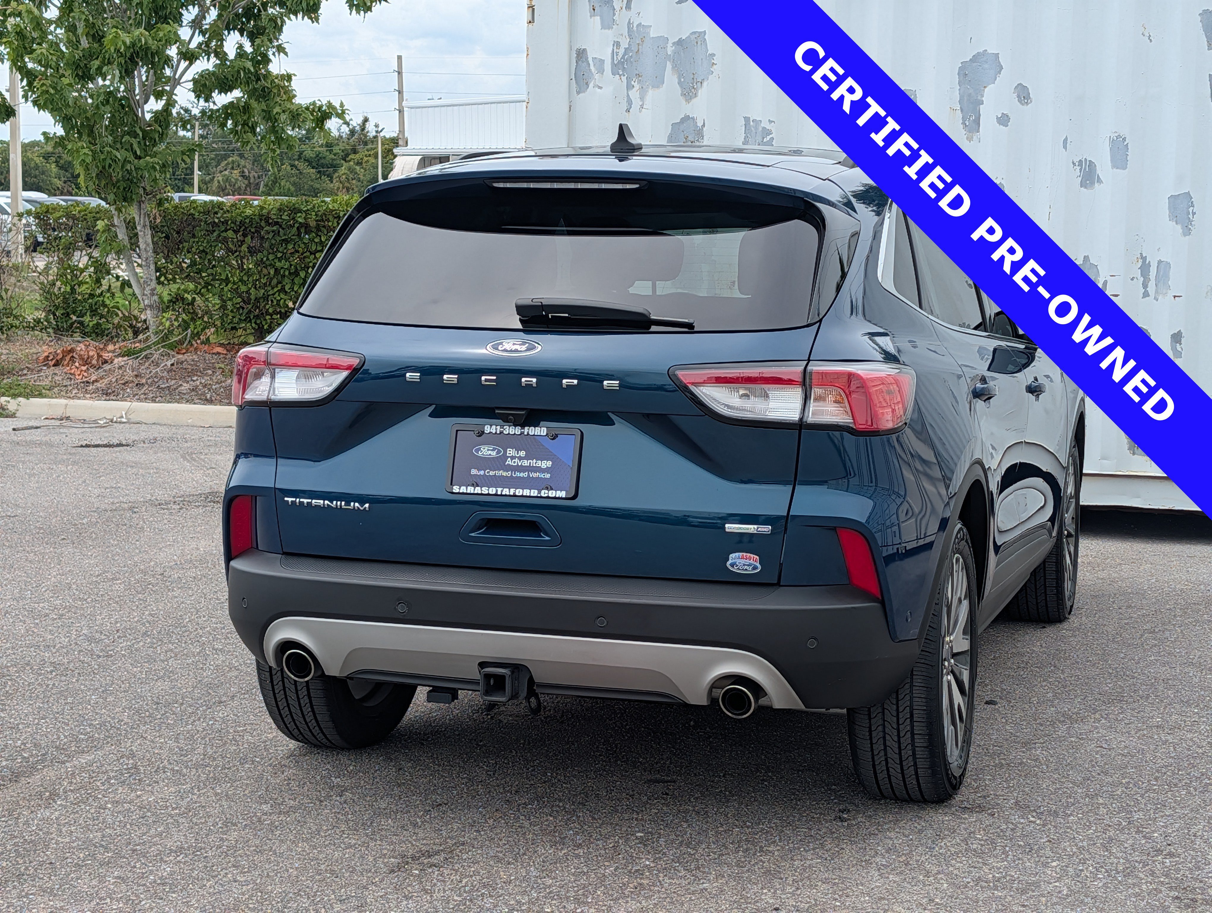 Certified 2020 Ford Escape Titanium AWD/4WD image 4
