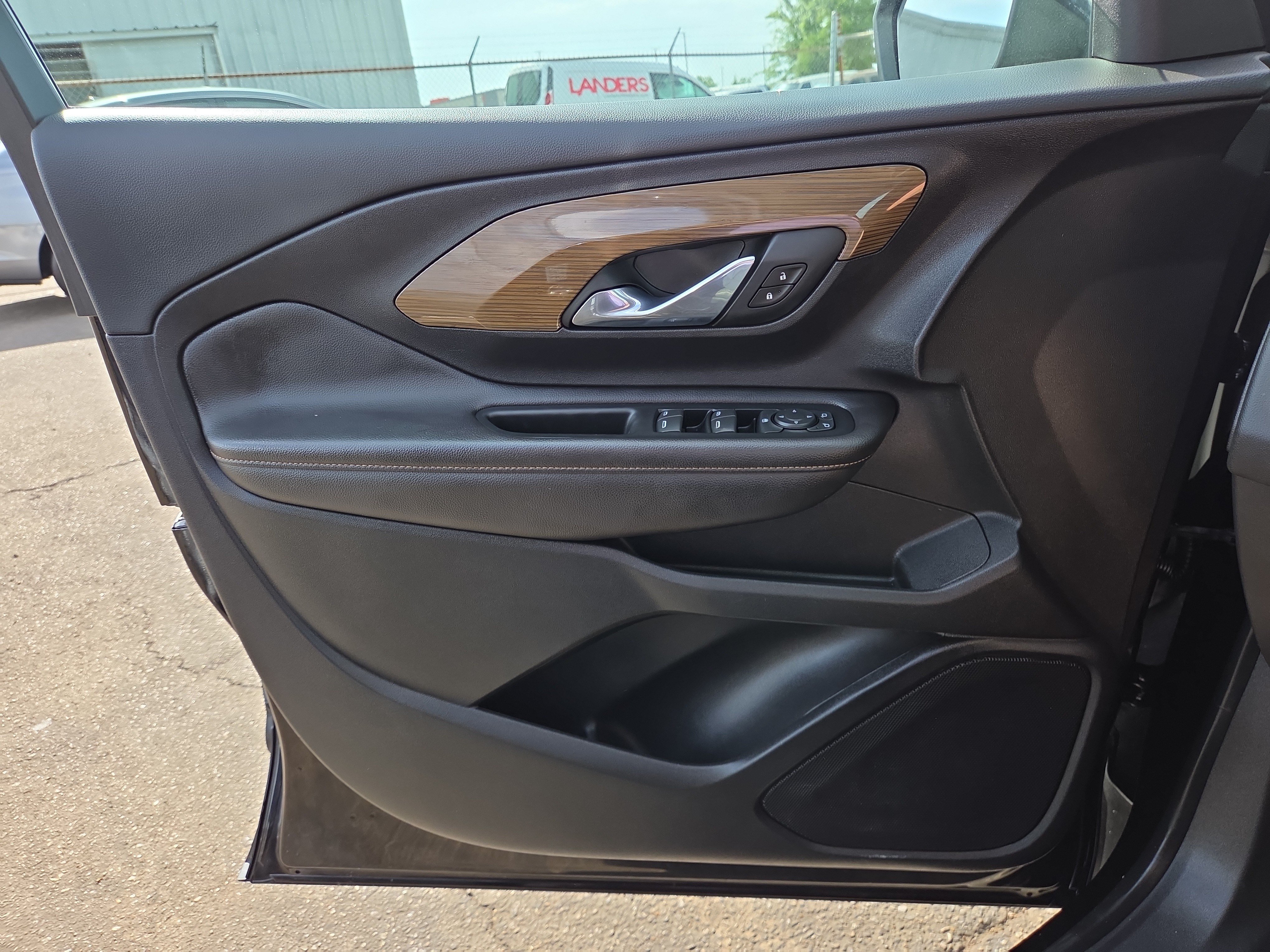 Used 2020 GMC Terrain SLE FWD image 17