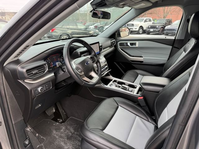 Certified 2022 Ford Explorer XLT w/ Equipment Group 202A image 13