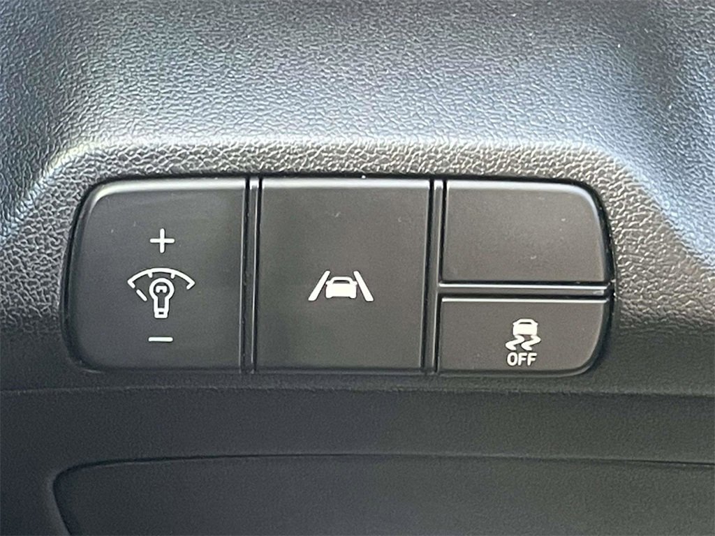 Used 2023 Hyundai Elantra Limited w/ Cargo Package image 28