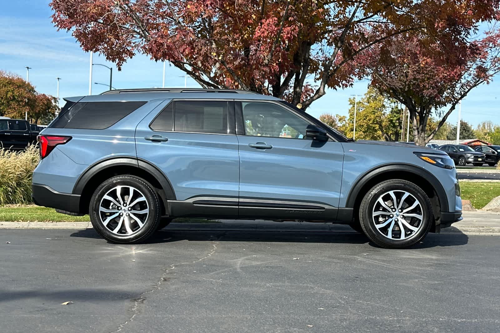 Certified 2025 Ford Explorer ST-Line AWD/4WD image 8