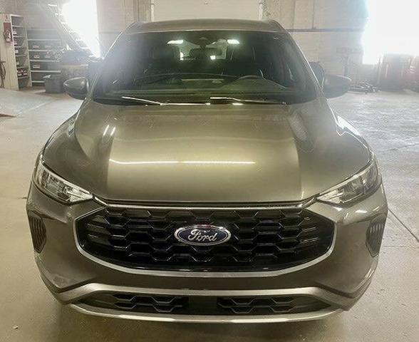 Certified 2024 Ford Escape ST-Line w/ Tech Pack #1 AWD/4WD image 2
