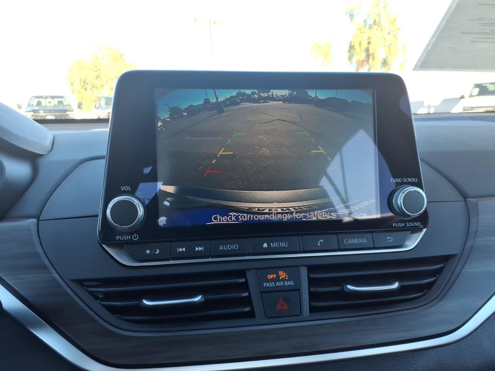 Used 2025 Nissan Altima 2.5 SV FWD image 23