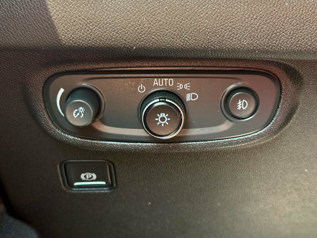 Used 2021 GMC Terrain SLT w/ Infotainment Package II AWD/4WD image 27