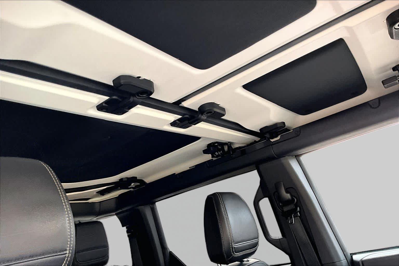 Certified 2025 Ford Bronco Badlands AWD/4WD image 14
