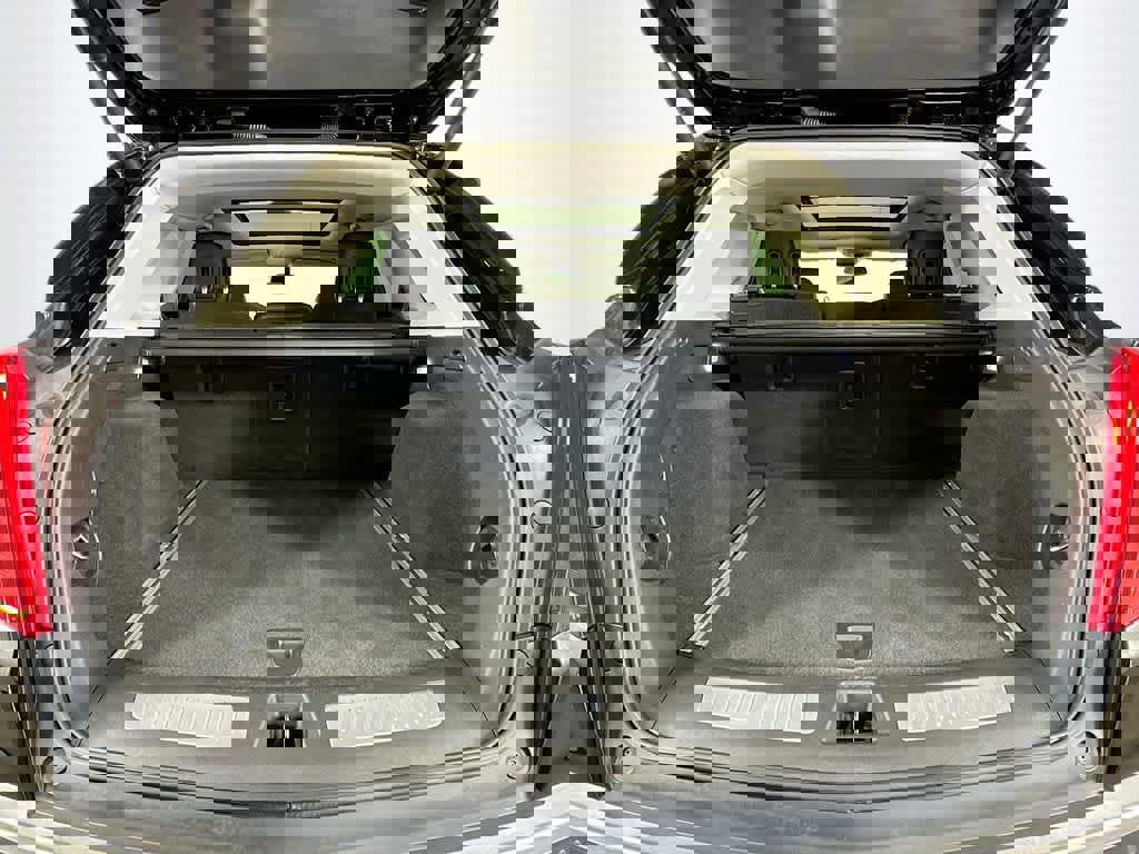 Used 2017 Cadillac XT5 Luxury w/ Driver Awareness Package image 21