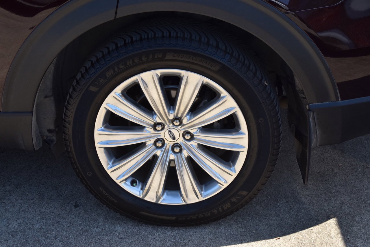 Certified 2022 Ford Explorer Limited w/ Limited Technology Package AWD/4WD image 10