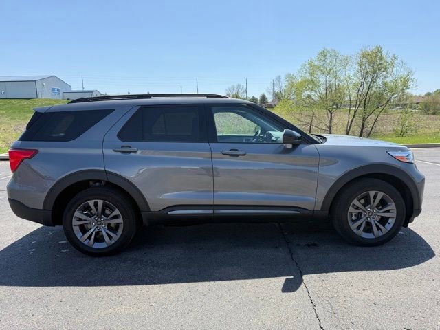 Certified 2024 Ford Explorer XLT w/ Equipment Group 202A AWD/4WD image 6
