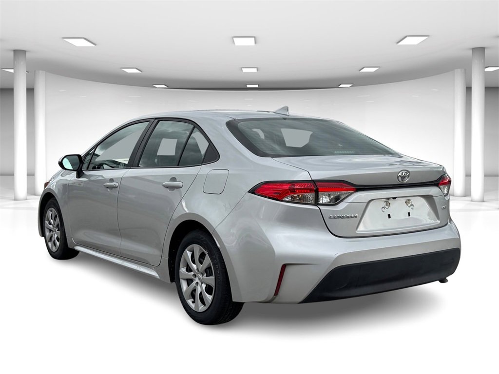 Used 2024 Toyota Corolla LE image 3