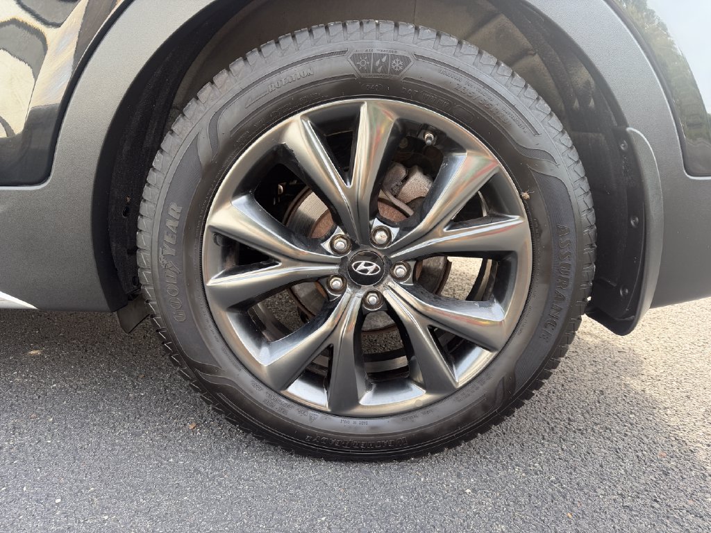 Used 2017 Hyundai Santa Fe Sport FWD image 9