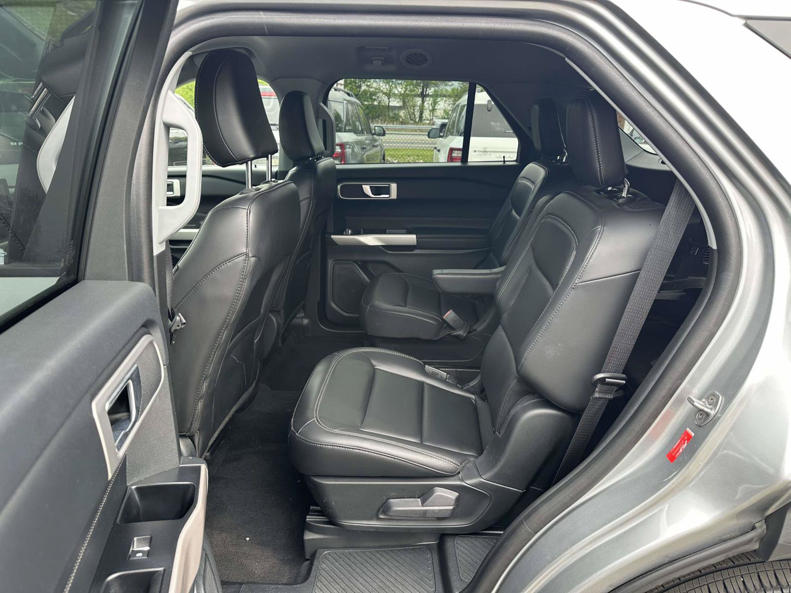 Certified 2023 Ford Explorer XLT w/ Equipment Group 202A AWD/4WD image 14