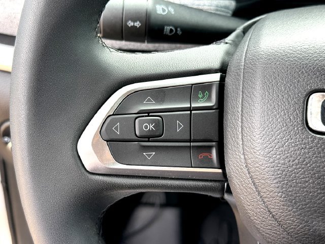 Used 2024 Jeep Compass Latitude AWD/4WD image 14