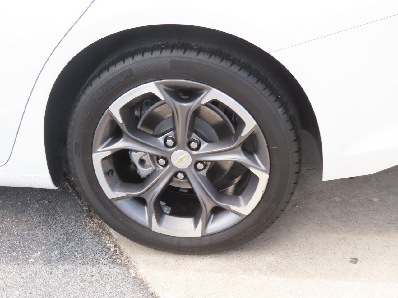 Used 2024 Chevrolet Malibu LT FWD image 14