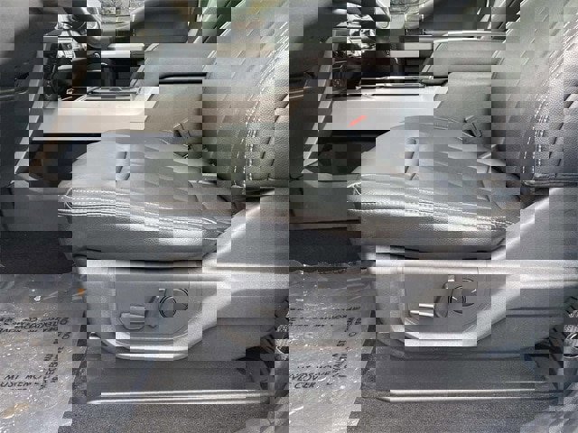 Certified 2022 Ford F350 Lariat w/ Black Appearance Package image 55