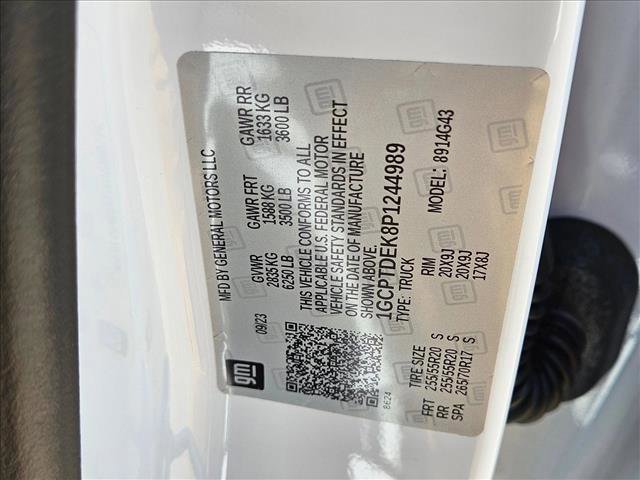 Used 2023 Chevrolet Colorado Z71 w/ Z71 Convenience Package 2 image 25