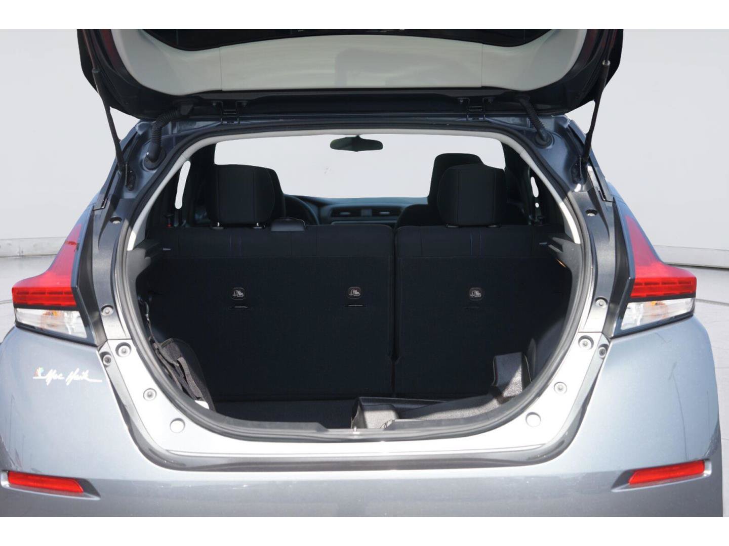 Used 2018 Nissan Leaf SV FWD image 31