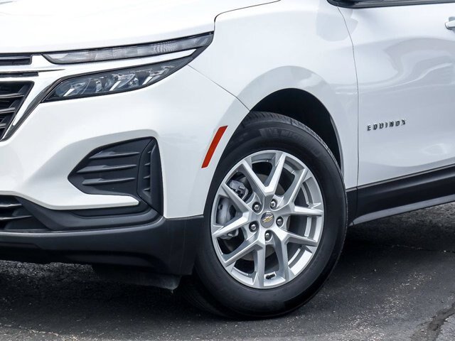 Used 2024 Chevrolet Equinox LS w/ LS Convenience Package FWD image 4