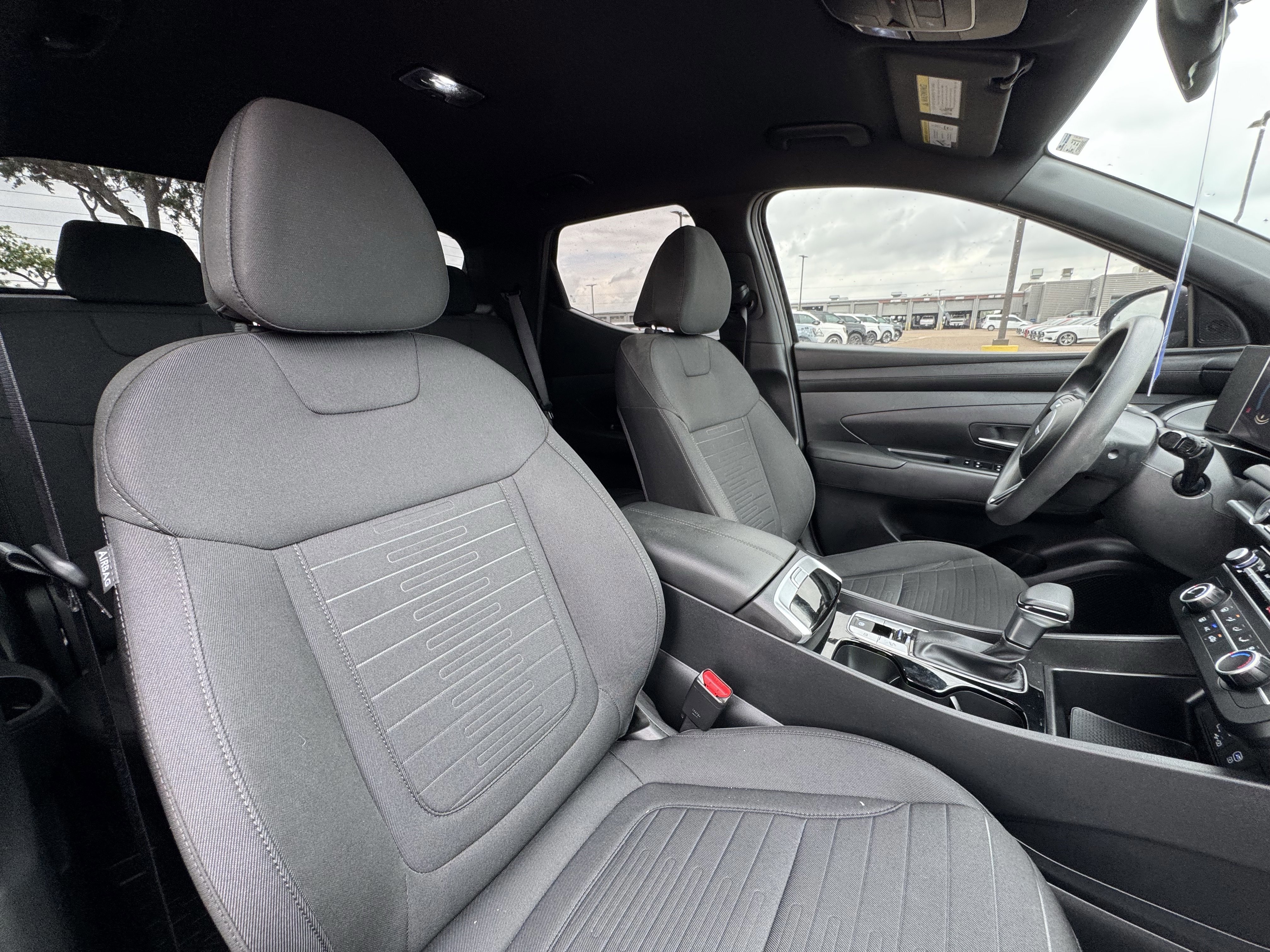 Used 2025 Hyundai Santa Cruz SE FWD image 36