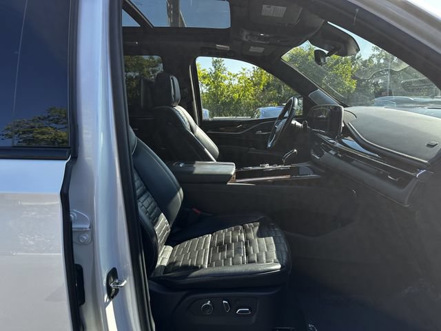 Used 2023 Cadillac Escalade Sport Platinum w/ LPO, ONYX Package AWD/4WD image 35