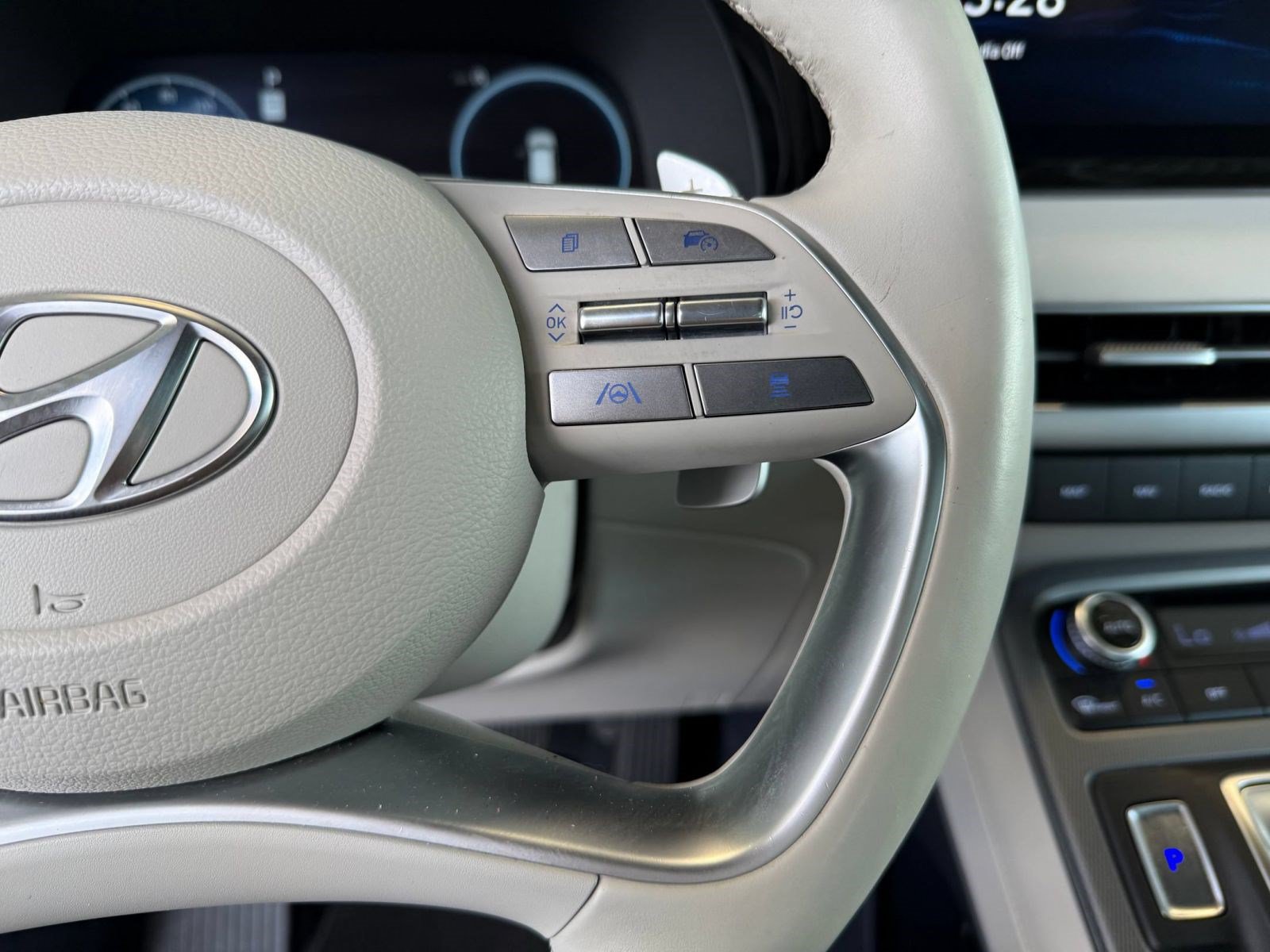 Used 2024 Hyundai Palisade Limited FWD image 18