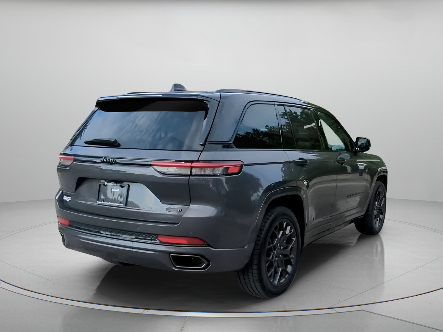 Used 2025 Jeep Grand Cherokee Summit w/ Obsidian Package AWD/4WD image 27