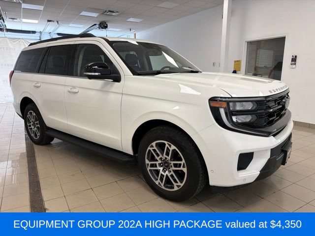 Certified 2025 Ford Expedition Active AWD/4WD image 3