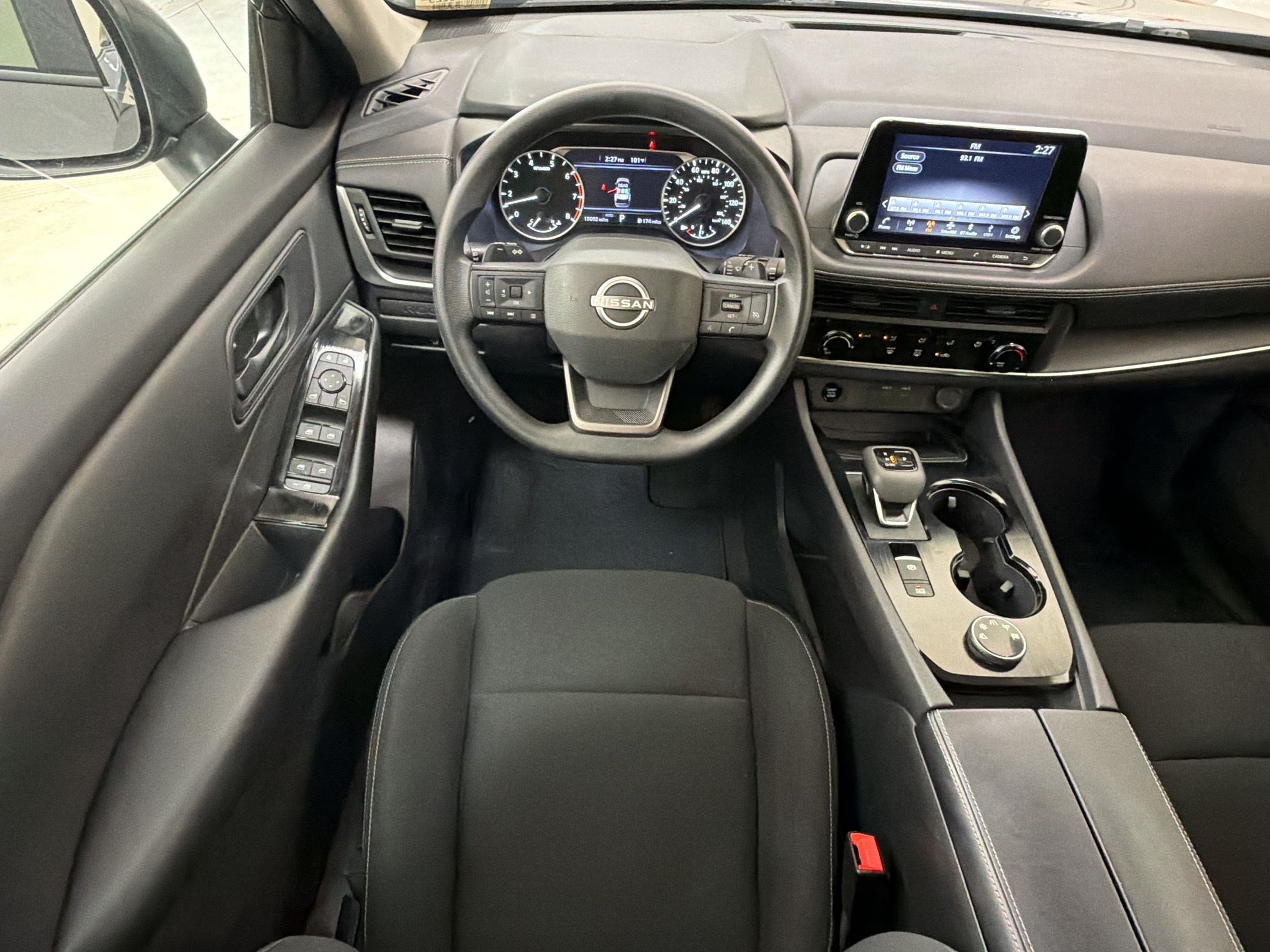 Used 2025 Nissan Rogue S AWD/4WD image 28