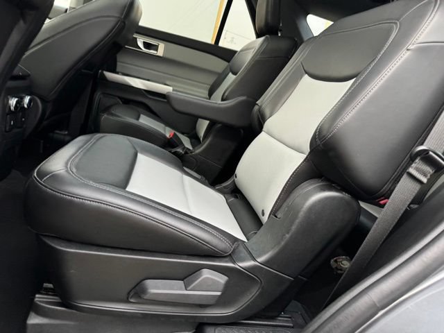 Certified 2023 Ford Explorer XLT w/ Equipment Group 202A AWD/4WD image 9