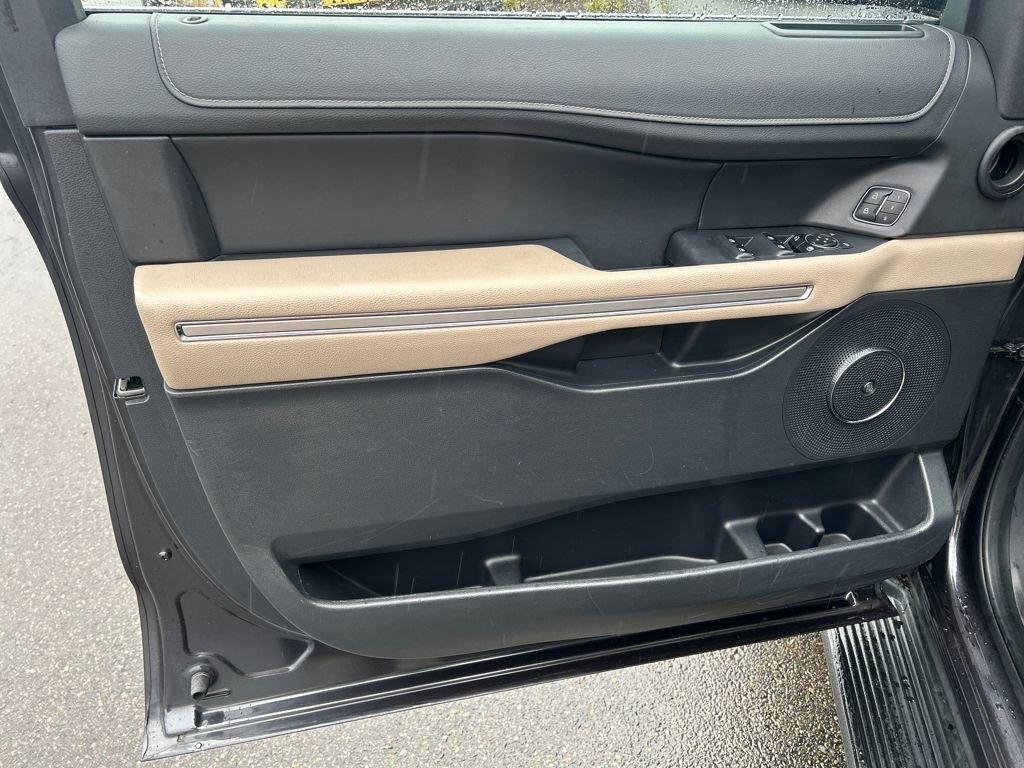 Certified 2024 Ford Expedition Limited image 17