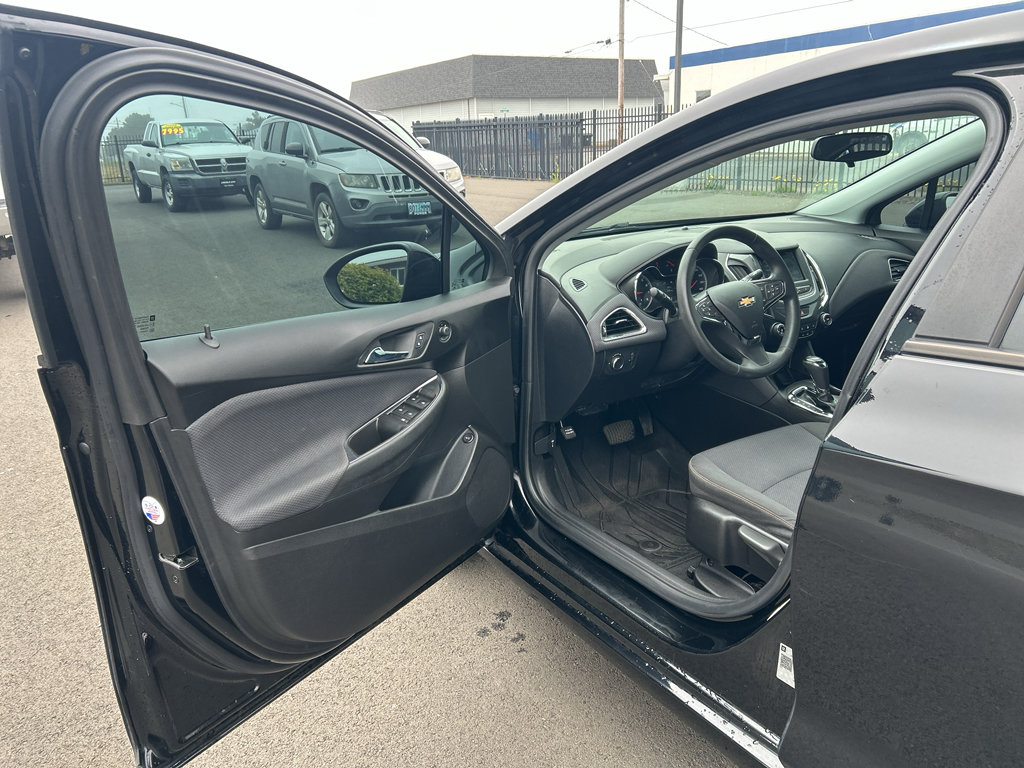 Used 2019 Chevrolet Cruze LS w/ LS Convenience Package FWD image 12