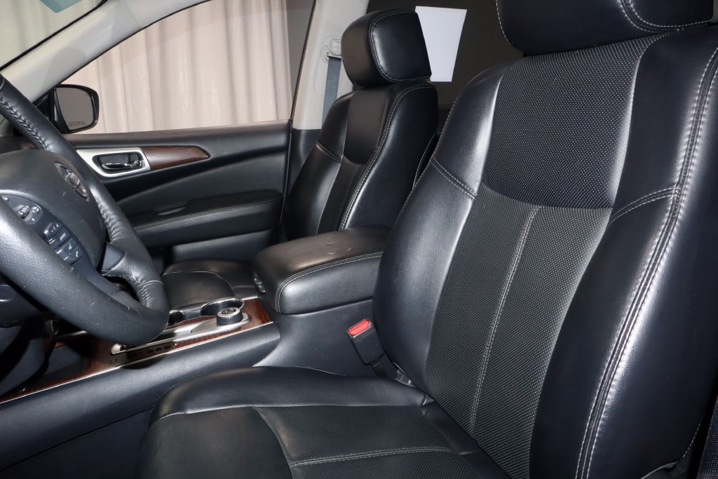 Used 2020 Nissan Pathfinder Platinum AWD/4WD image 27