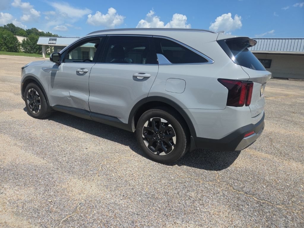Used 2025 Kia Sorento S w/ Panoramic Sunroof Package FWD image 10