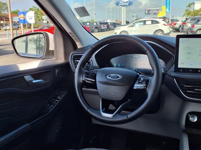 Certified 2023 Ford Escape SE w/ PHEV Premium Package image 15