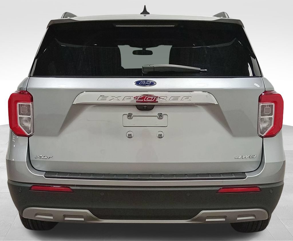 Certified 2023 Ford Explorer XLT w/ Equipment Group 202A AWD/4WD image 4