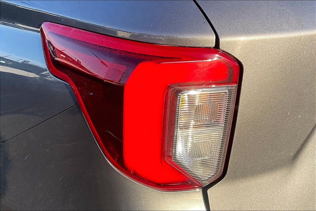 Certified 2024 Ford Explorer ST-Line w/ Class IV Trailer Tow Package AWD/4WD image 30