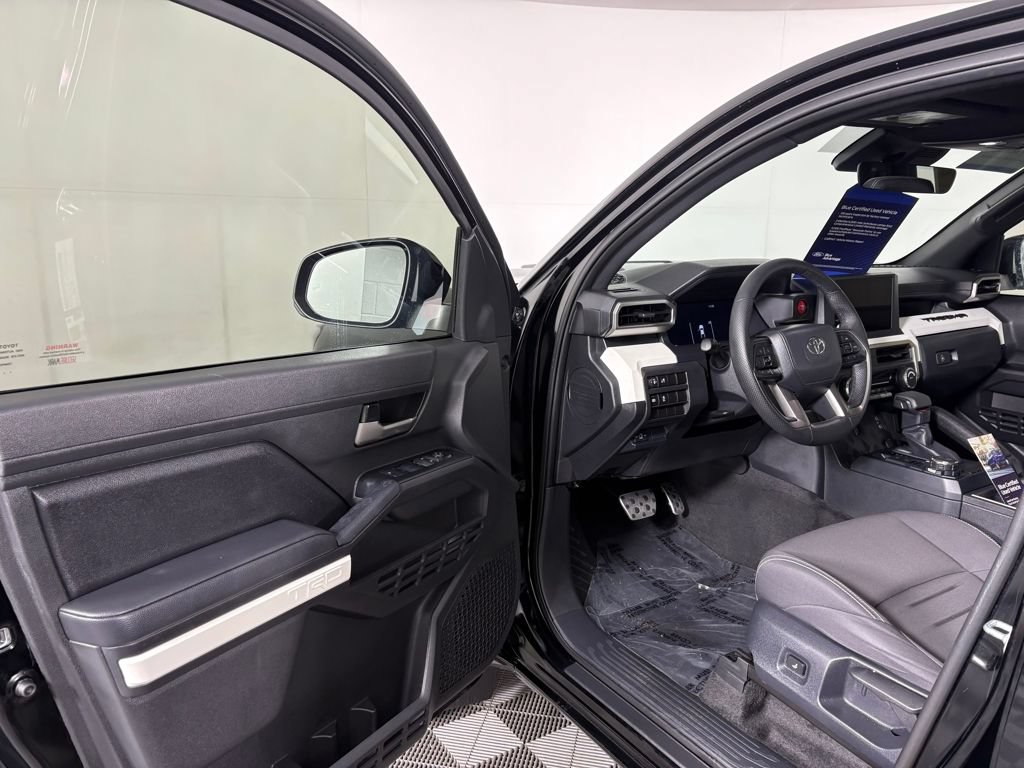 Used 2024 Toyota Tacoma TRD Sport AWD/4WD image 11